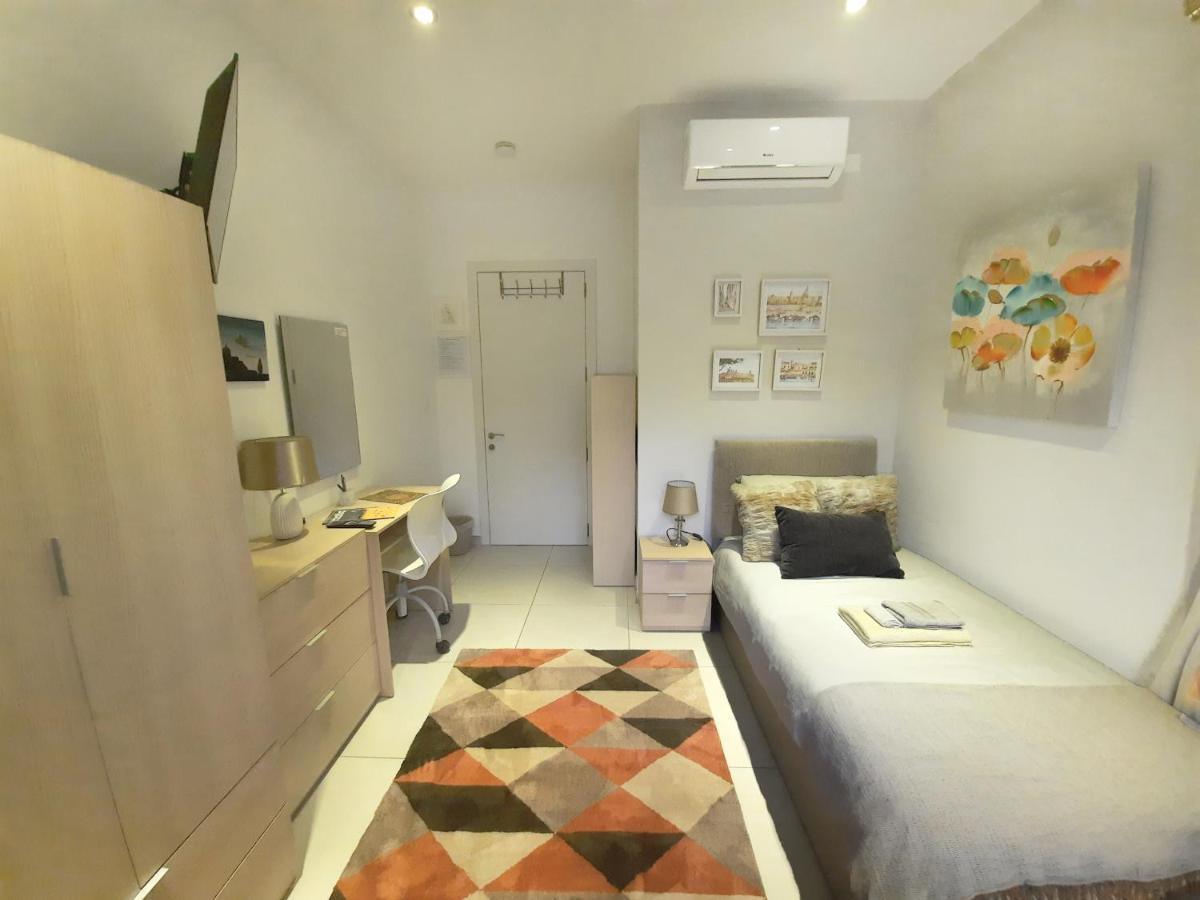 Cozy Rooms - Great Bus Connections - Free Parking Mosta Buitenkant foto
