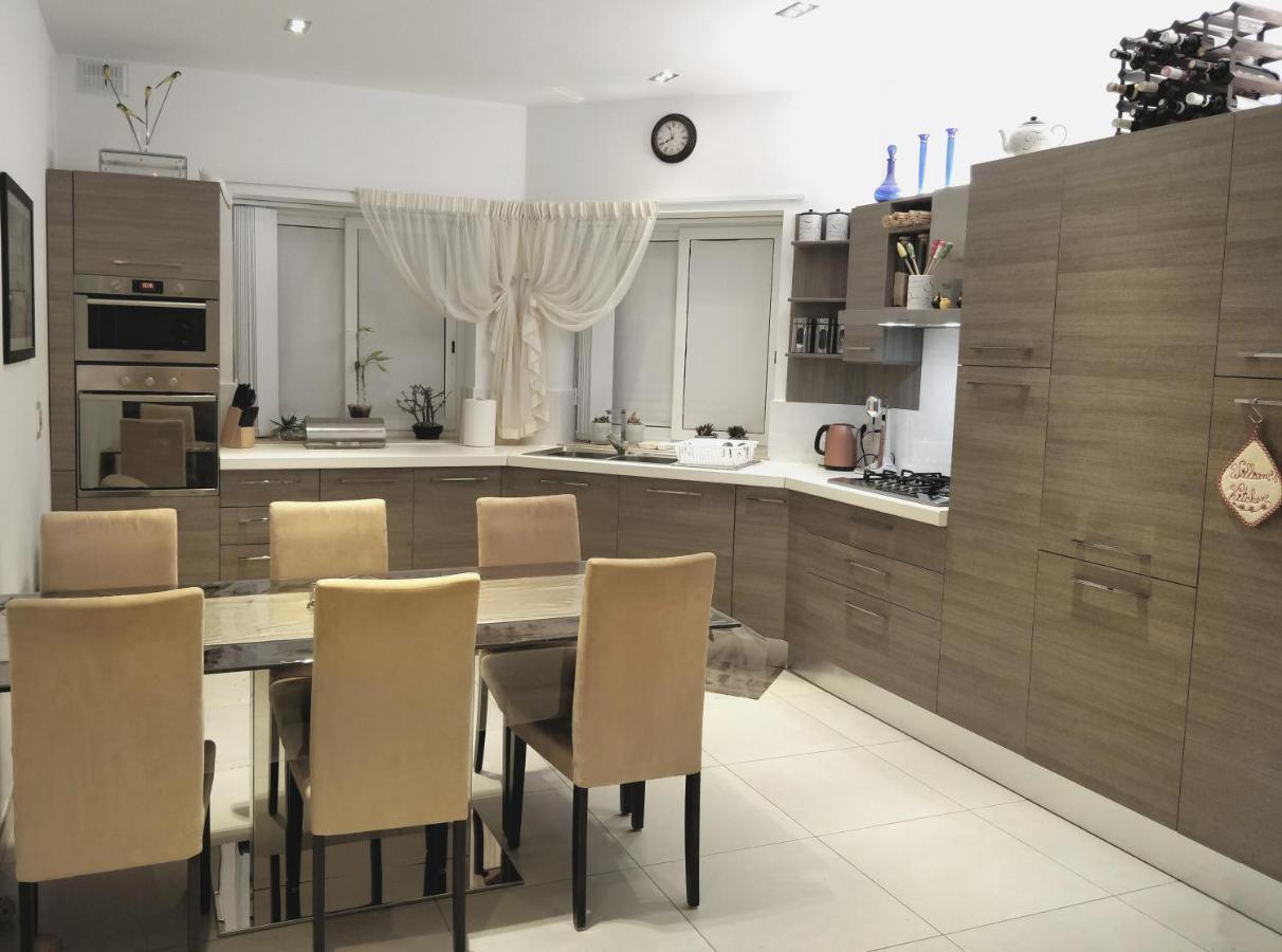 Cozy Rooms - Great Bus Connections - Free Parking Mosta Buitenkant foto